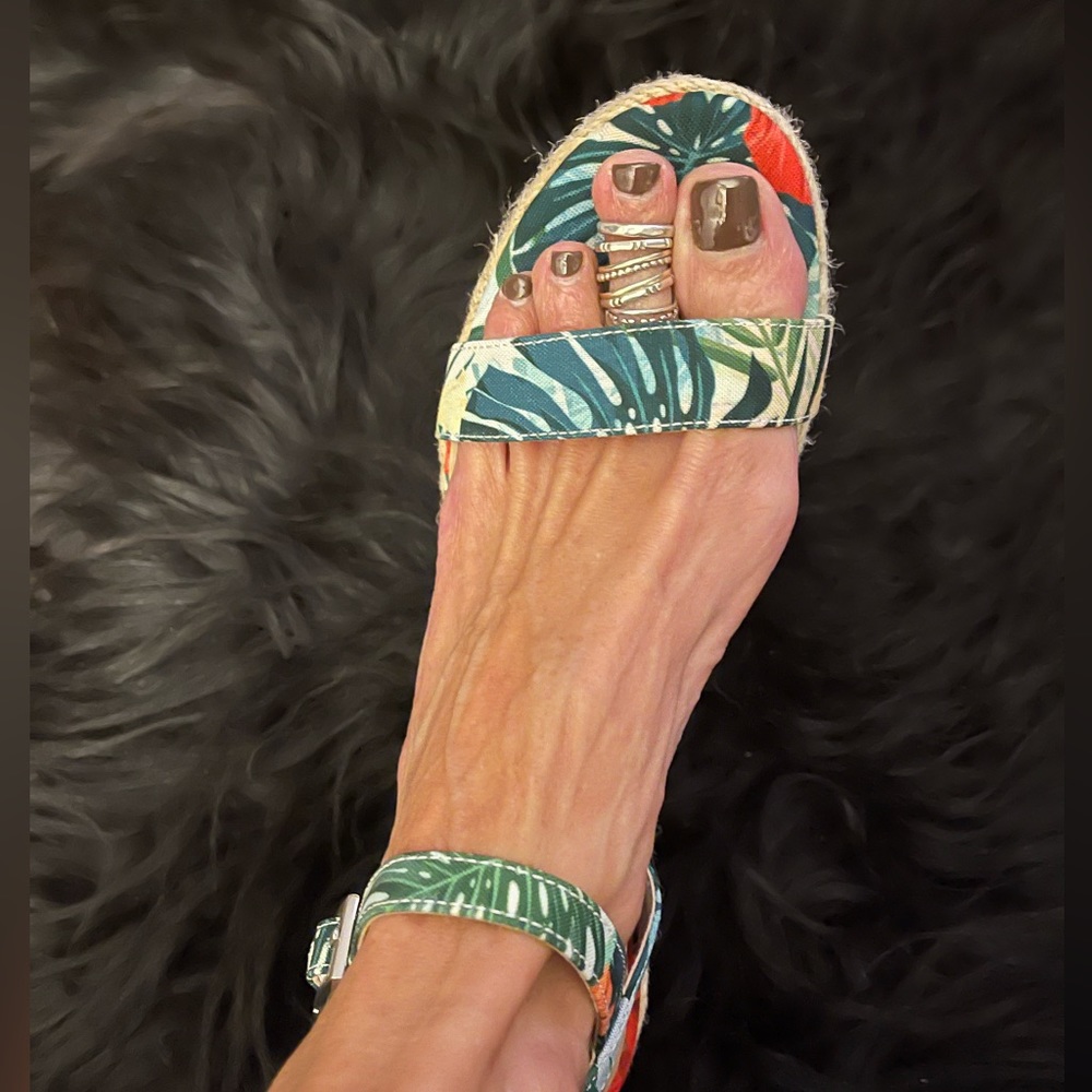 SOLD Espadrille Sandal Charles David Espadrille Platform Jute Sandal Palm Motif - Picture 5 of 9